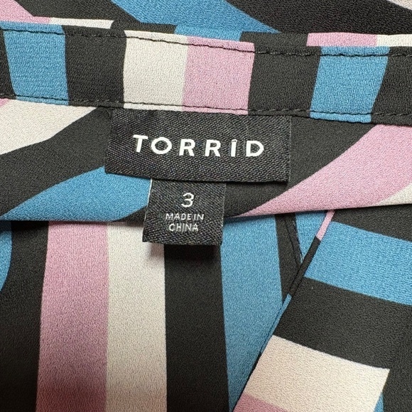 TORRID Easy Care Poly Striped Balloon Sleeve Blouse Split Vee Neck w/ Tie Sz 3X - Picture 6 of 10